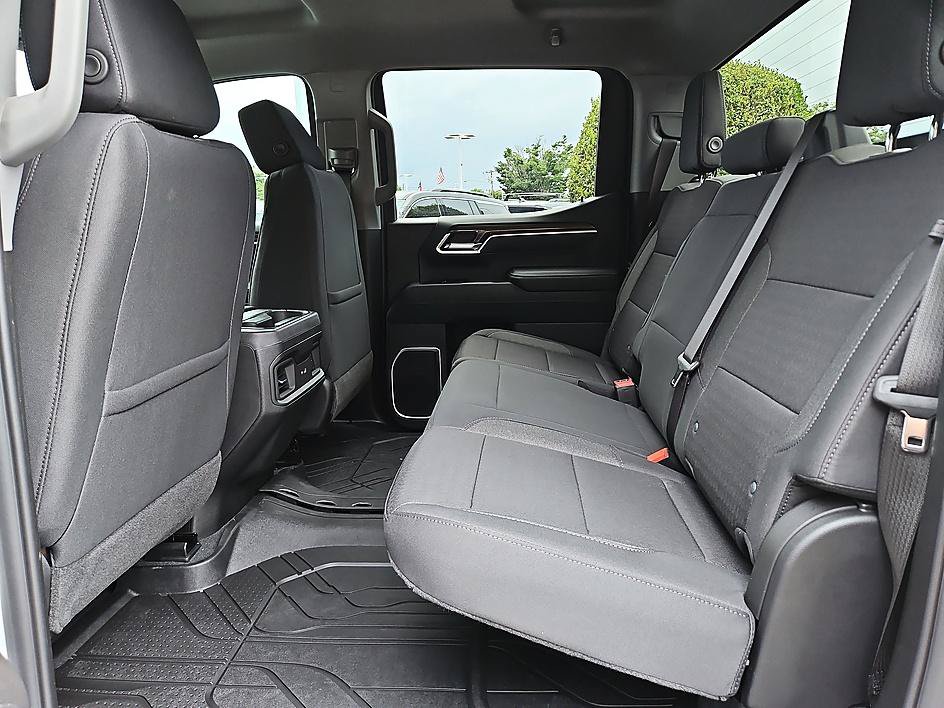 New 2026 Chevrolet Silverado 1500 RST w/ Redline Edition AWD/4WD image 11