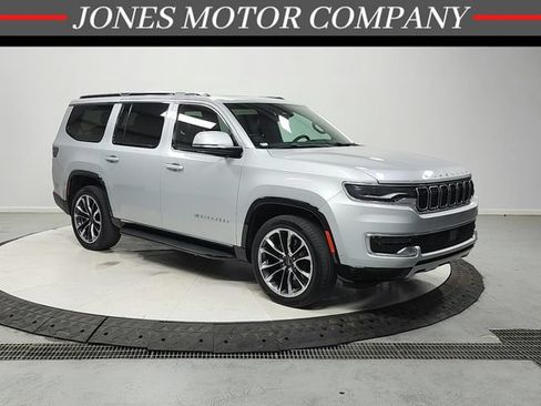 Used 2022 Jeep Wagoneer Series II w/ Premium Group I AWD/4WD image 1