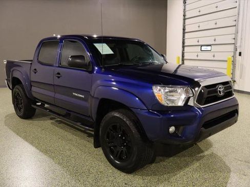 Used 2015 Toyota Tacoma PreRunner image 1