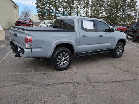 Used 2021 Toyota Tacoma Limited image 15