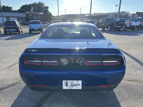 Used 2022 Dodge Challenger R/T image 6