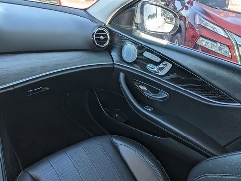 Used 2018 Mercedes-Benz E 300 image 13