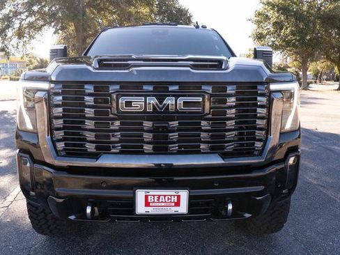 Used 2024 GMC Sierra 2500 Denali Ultimate image 8