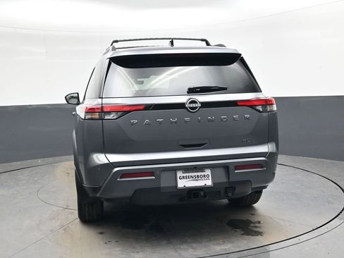 New 2026 Nissan Pathfinder SL image 5