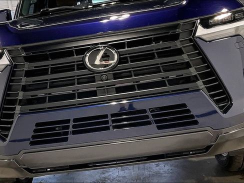 Used 2024 Lexus GX 550 w/ Accessory Package (Z1) AWD/4WD image 37