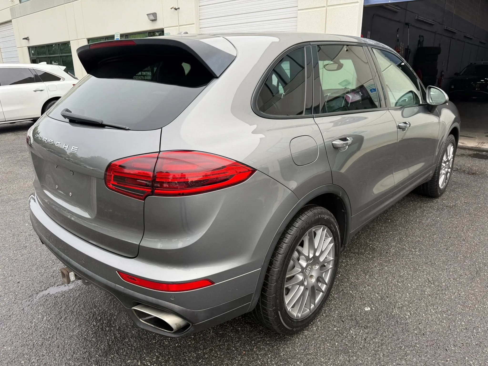 Used 2016 Porsche Cayenne AWD/4WD image 12