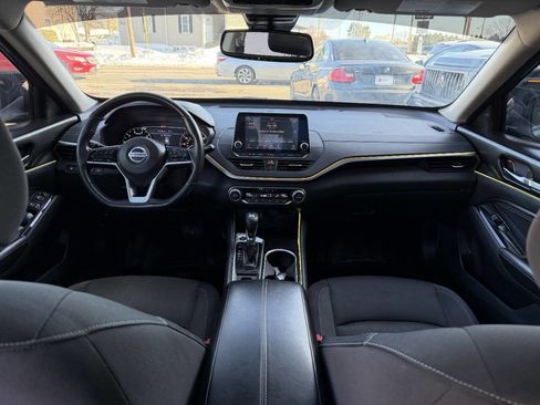Used 2020 Nissan Altima 2.5 SV image 21