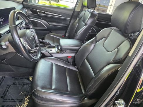 Used 2025 Kia Telluride S AWD/4WD image 23