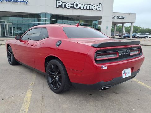 Used 2016 Dodge Challenger SXT w/ Blacktop Package RWD image 8
