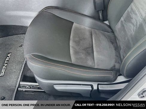 Certified 2025 Nissan Sentra SR FWD image 18