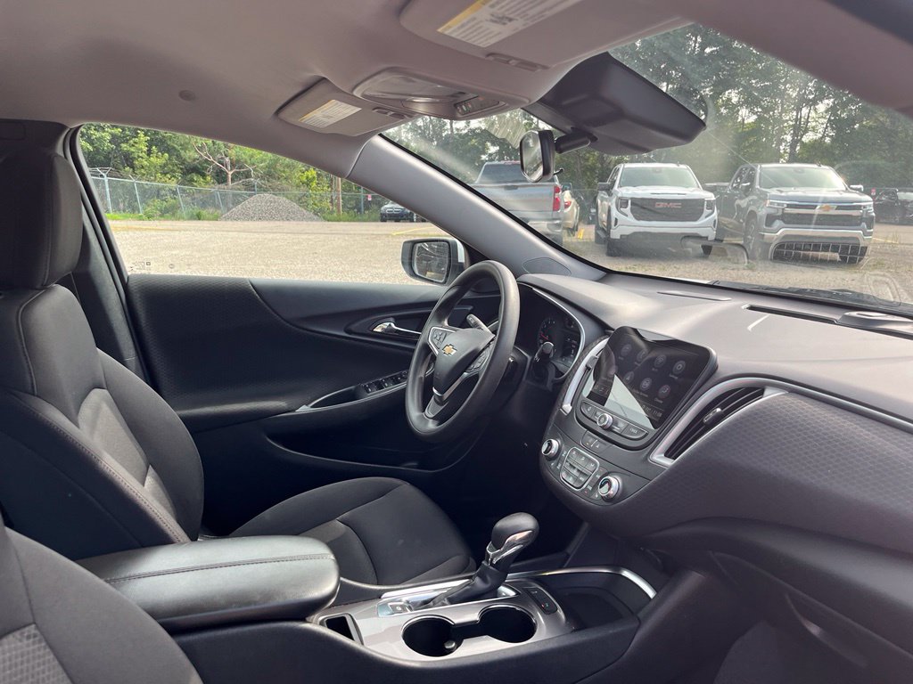 Used 2024 Chevrolet Malibu LT FWD image 33