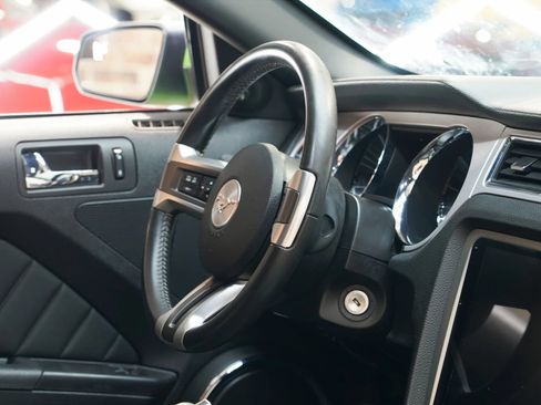 Used 2013 Ford Mustang GT Premium w/ Brembo Brake Pkg RWD image 45