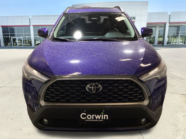 Used 2024 Toyota Corolla Cross XLE w/ Convenience Package AWD/4WD image 4