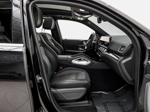 Used 2024 Mercedes-Benz GLS 63 AMG 4MATIC image 35