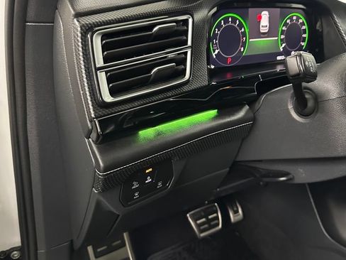 Used 2024 Volkswagen Atlas Cross Sport SEL R-Line AWD/4WD image 15