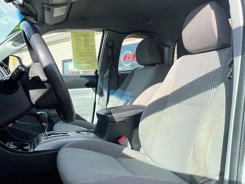 Used 2013 Toyota Tacoma 4x4 Access Cab V6 image 11