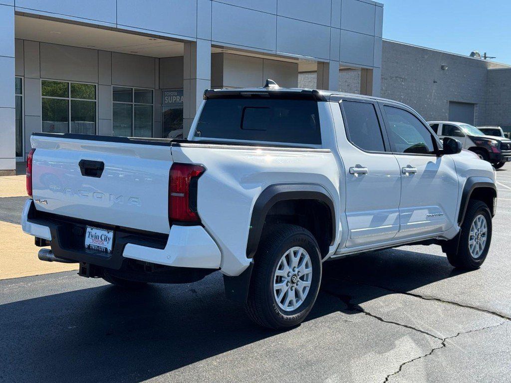 Certified 2024 Toyota Tacoma SR5 AWD/4WD image 3