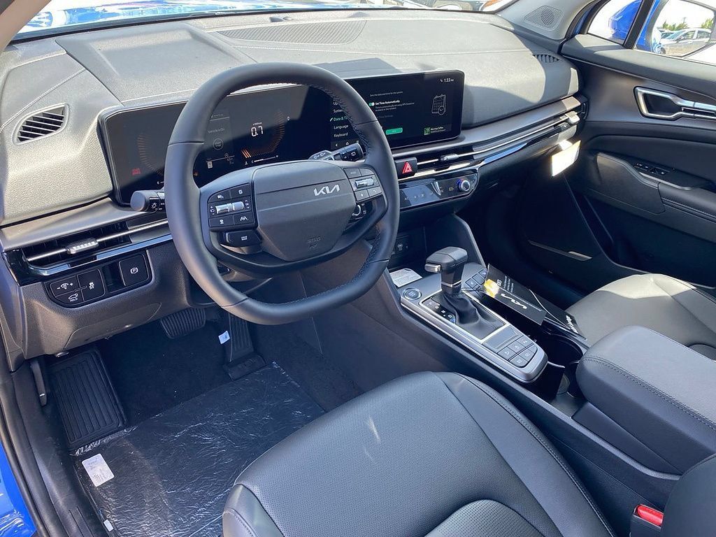 New 2026 Kia Sportage EX FWD image 13