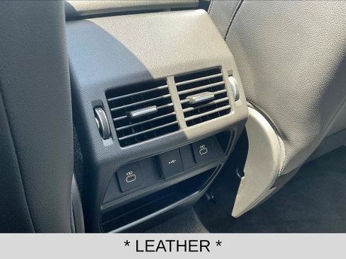 Used 2023 Land Rover Discovery Sport SE AWD/4WD image 10