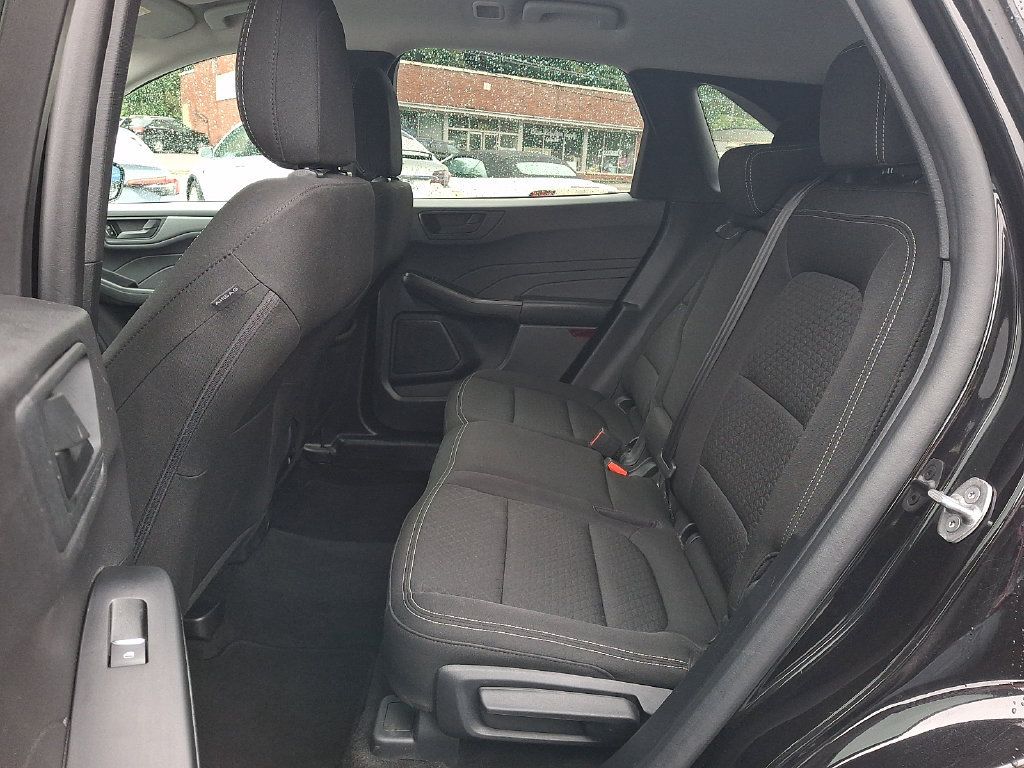 Used 2025 Ford Escape Active AWD/4WD image 10