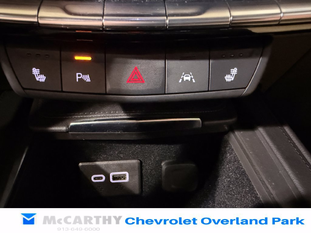 Used 2024 Cadillac XT4 Luxury w/ Cold Weather Package FWD image 22