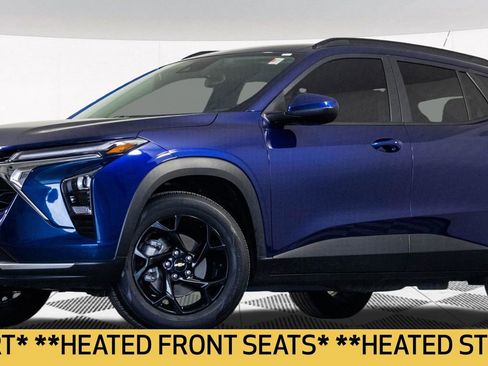 Used 2024 Chevrolet Trax LT w/ Driver Confidence Package image 2