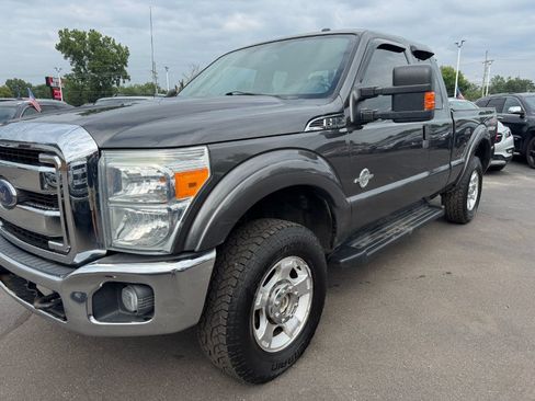 Used 2016 Ford F250 XLT w/ Camper Package AWD/4WD image 9