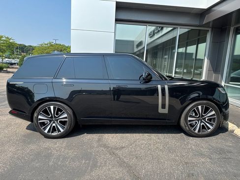 Used 2023 Land Rover Range Rover SE AWD/4WD image 16