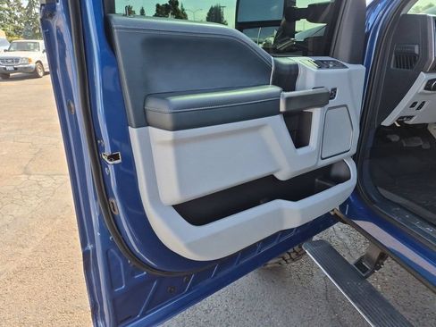 Used 2022 Ford F350 Limited AWD/4WD image 9