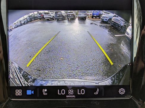 Certified 2023 Volvo XC60 B5 Ultimate w/ Climate Package image 28