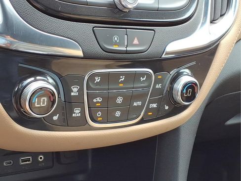 Used 2023 Chevrolet Equinox Premier w/ LPO, Floor Liner Package FWD image 7