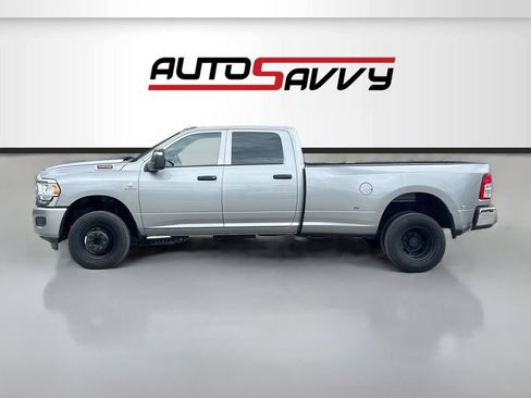 Used 2024 RAM 3500 Tradesman w/ Chrome Appearance Group AWD/4WD image 4