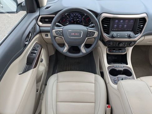 Used 2021 GMC Acadia Denali w/ Denali Technology Package FWD image 17