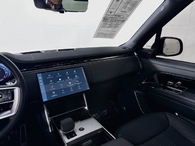 Certified 2024 Land Rover Range Rover SE AWD/4WD image 26