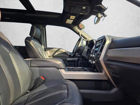 Used 2022 Ford F350 Platinum w/ FX4 Off-Road Package image 16