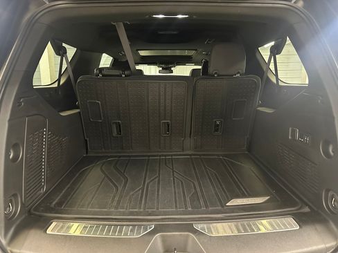 Used 2024 Chevrolet Suburban RST w/ Luxury Package AWD/4WD image 27