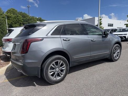 Used 2021 Cadillac XT5 Premium Luxury FWD image 3