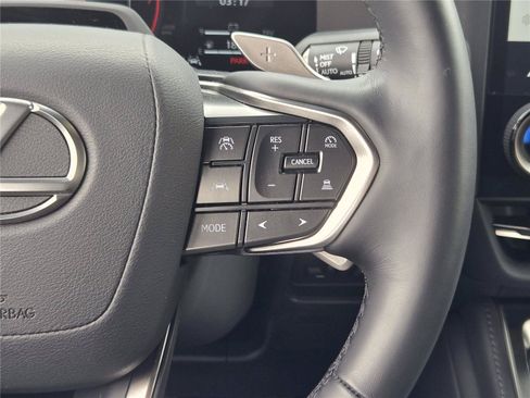 Used 2025 Lexus GX 550 w/ Accessory Package (2T) AWD/4WD image 27