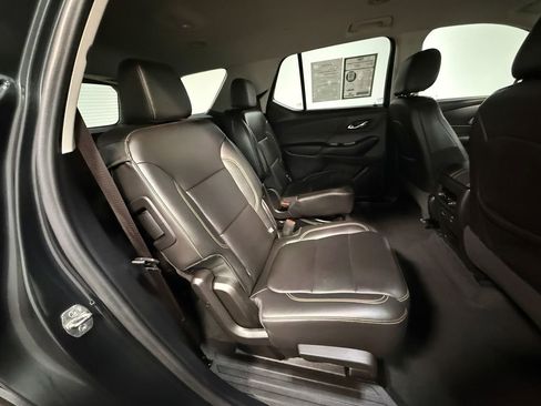 Used 2021 Chevrolet Traverse LT w/ LT Premium Package AWD/4WD image 14