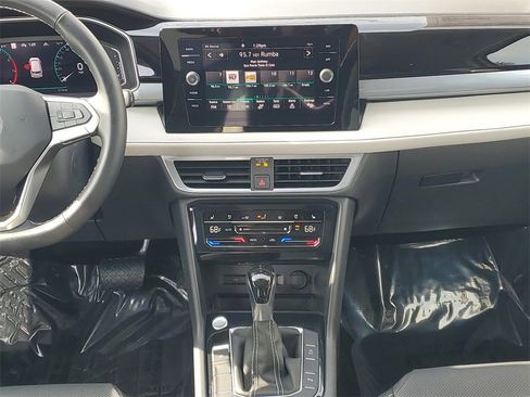 Used 2025 Volkswagen Taos SEL image 16