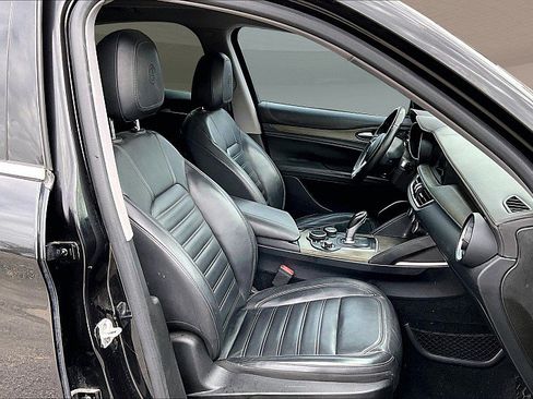 Used 2019 Alfa Romeo Stelvio Ti Lusso w/ Quick Order Package 22X Lusso image 7