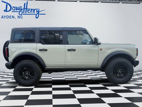 New 2026 Ford Bronco Badlands w/ Sasquatch Package AWD/4WD image 38