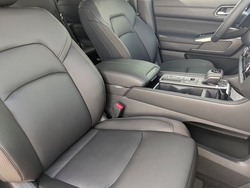 New 2025 Nissan Pathfinder SL image 28