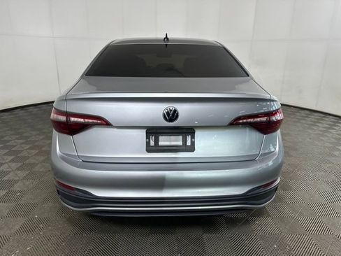 Used 2022 Volkswagen Jetta SE image 4