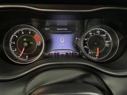 Used 2019 Jeep Cherokee Trailhawk AWD/4WD image 25