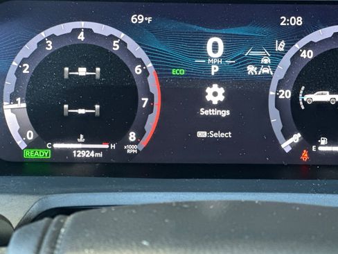 Certified 2025 Toyota Tacoma TRD Off-Road AWD/4WD image 23
