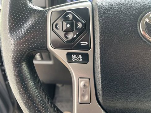 Used 2018 Toyota 4Runner SR5 AWD/4WD image 17