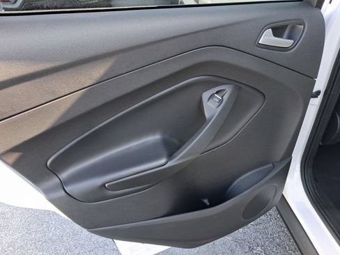 Used 2019 Ford Escape SE FWD image 9