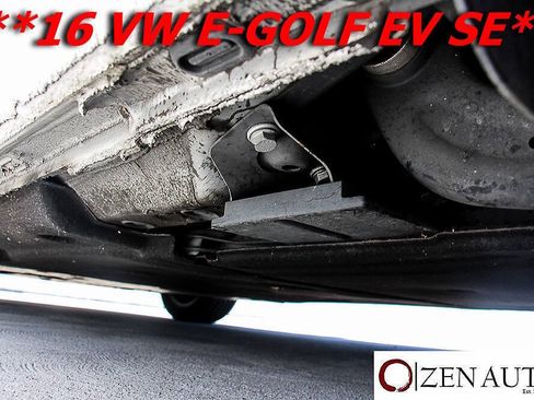 Used 2016 Volkswagen e-Golf SE FWD image 58