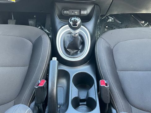 Used 2019 Kia Soul FWD image 11